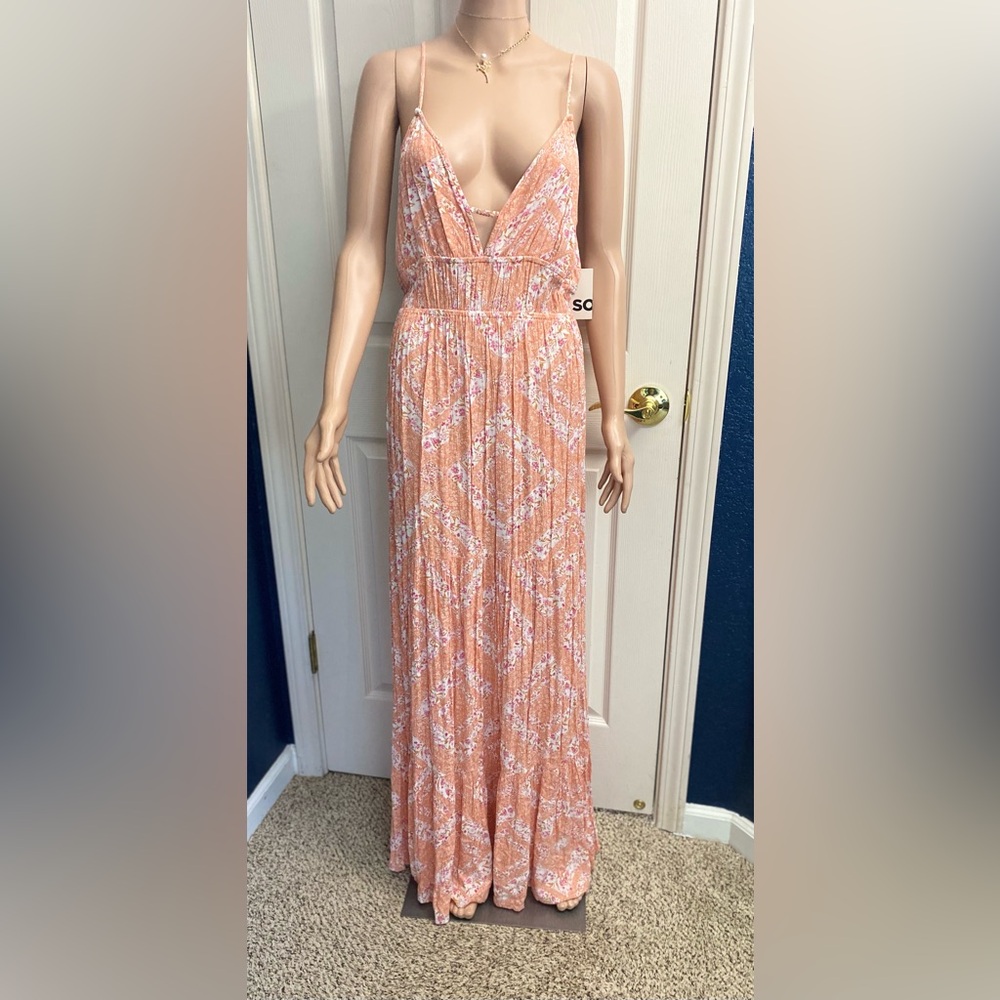 SO Floral Peach and White Maxi Dress
